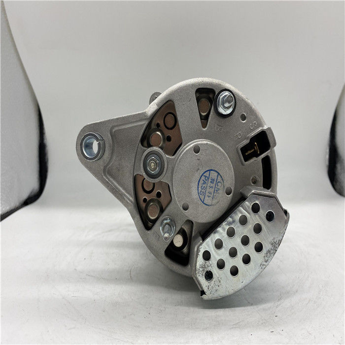 600-861-3610 Baggeralternator 24V 30A geeignet für 4D95L PC60-8 70-8 PC110-7-8 PC130-7-8